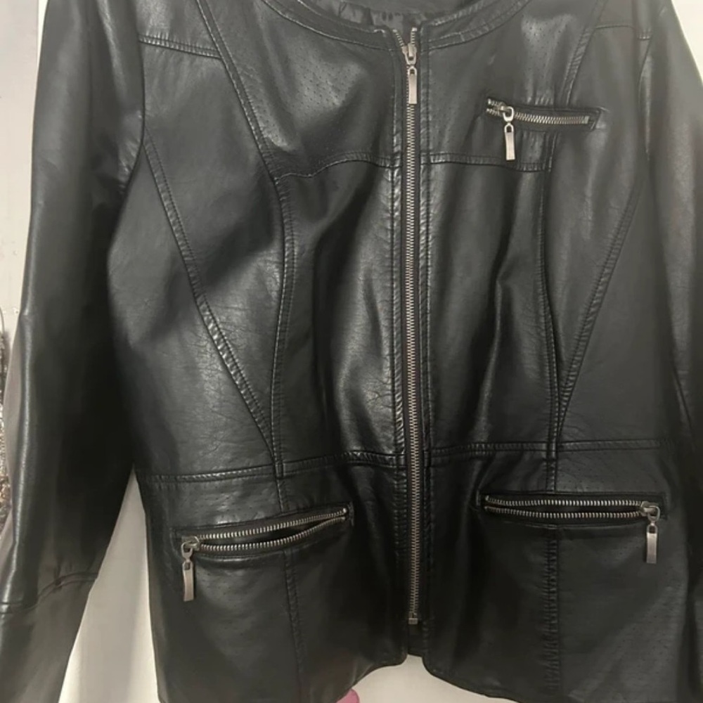 Avenue Black Zippered Leather Jacket
